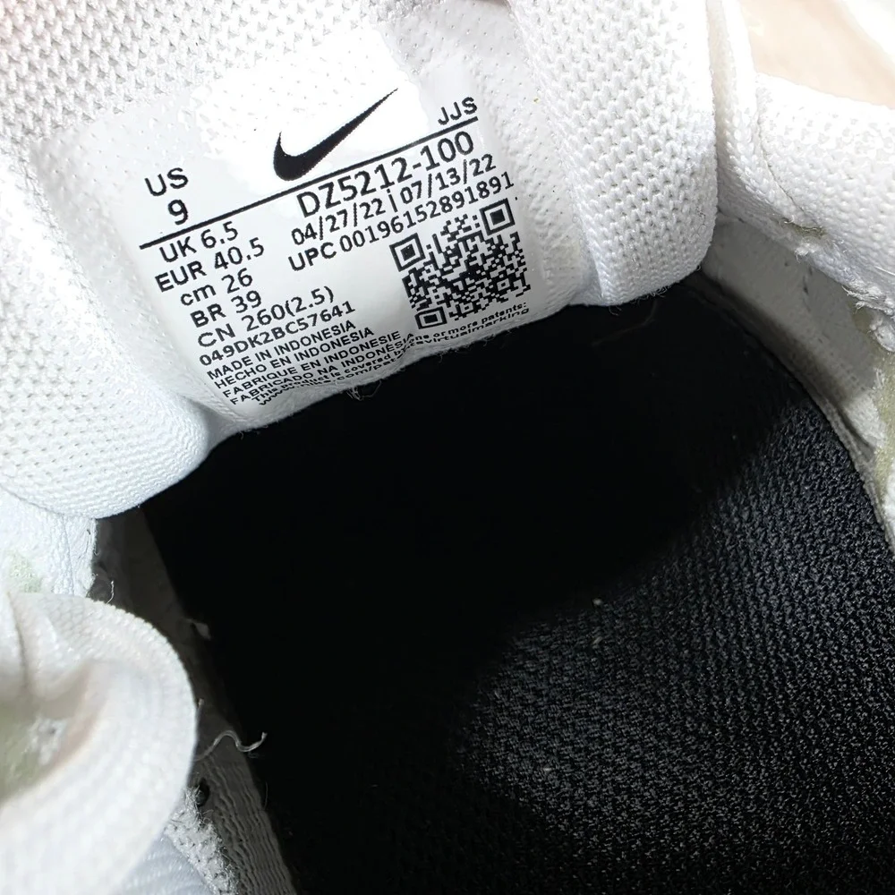 Nike shoes lightweight black